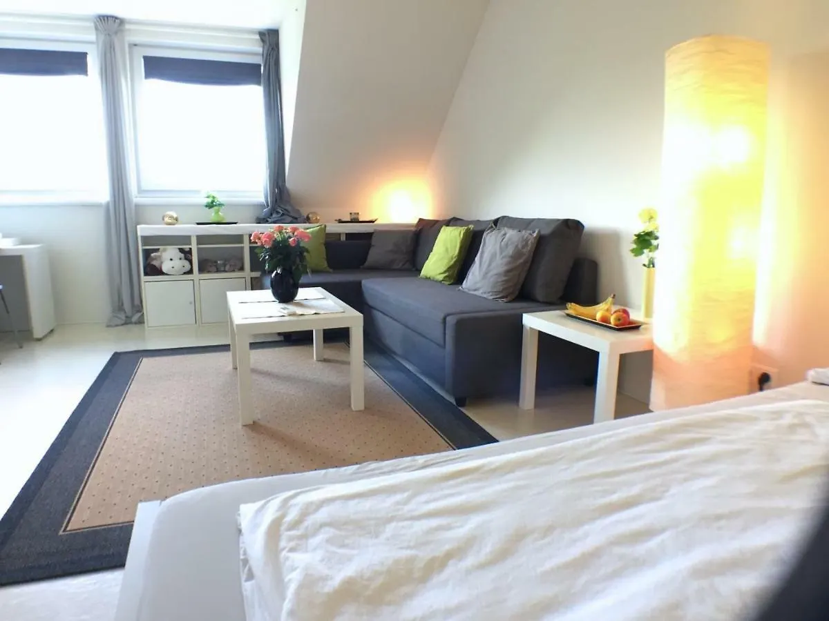 Homestay Grosses Helles Zimmer + Eigenes Bad Hamburg Germany
